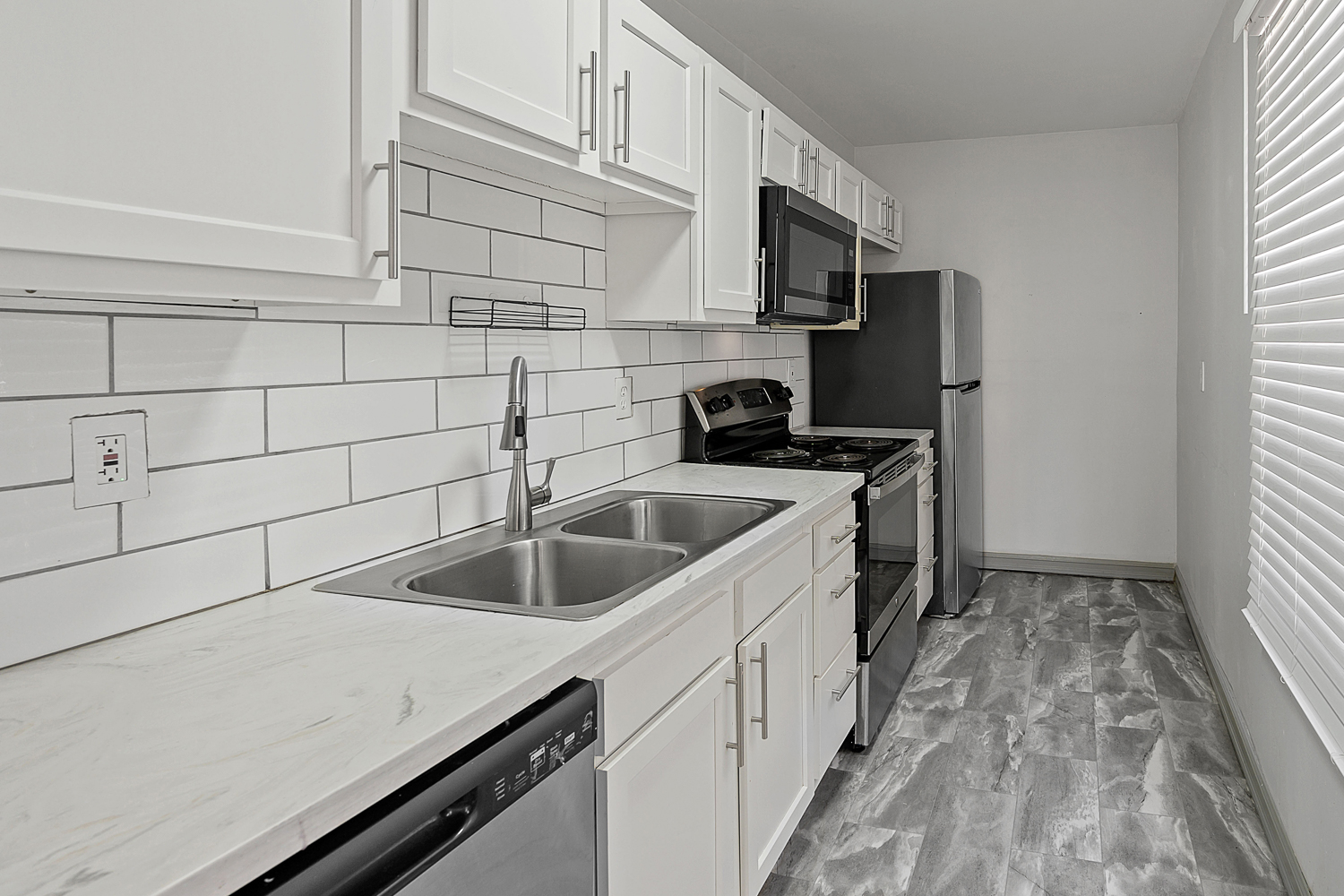 4923 Marion Avenue - 1